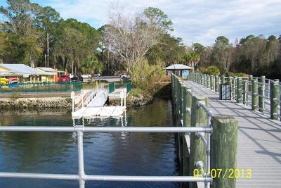 The pier at King's Bay Park.